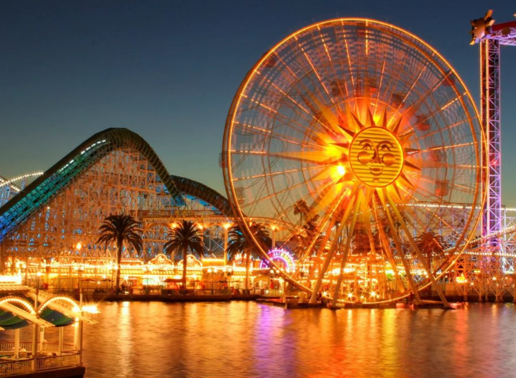 Công viên Luna Park Úc rực rỡ ánh sáng lễ hội bên bờ biển Sydney